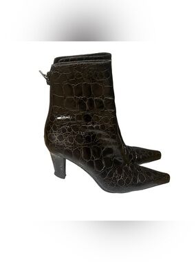 Stuart Weitzman Croc-Embossed Patent Leather Zip Ankle Boots Size 6